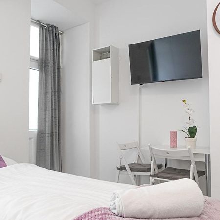 Cozy Room @ Hauptbahnhof - Well Situated & Central Вена Экстерьер фото
